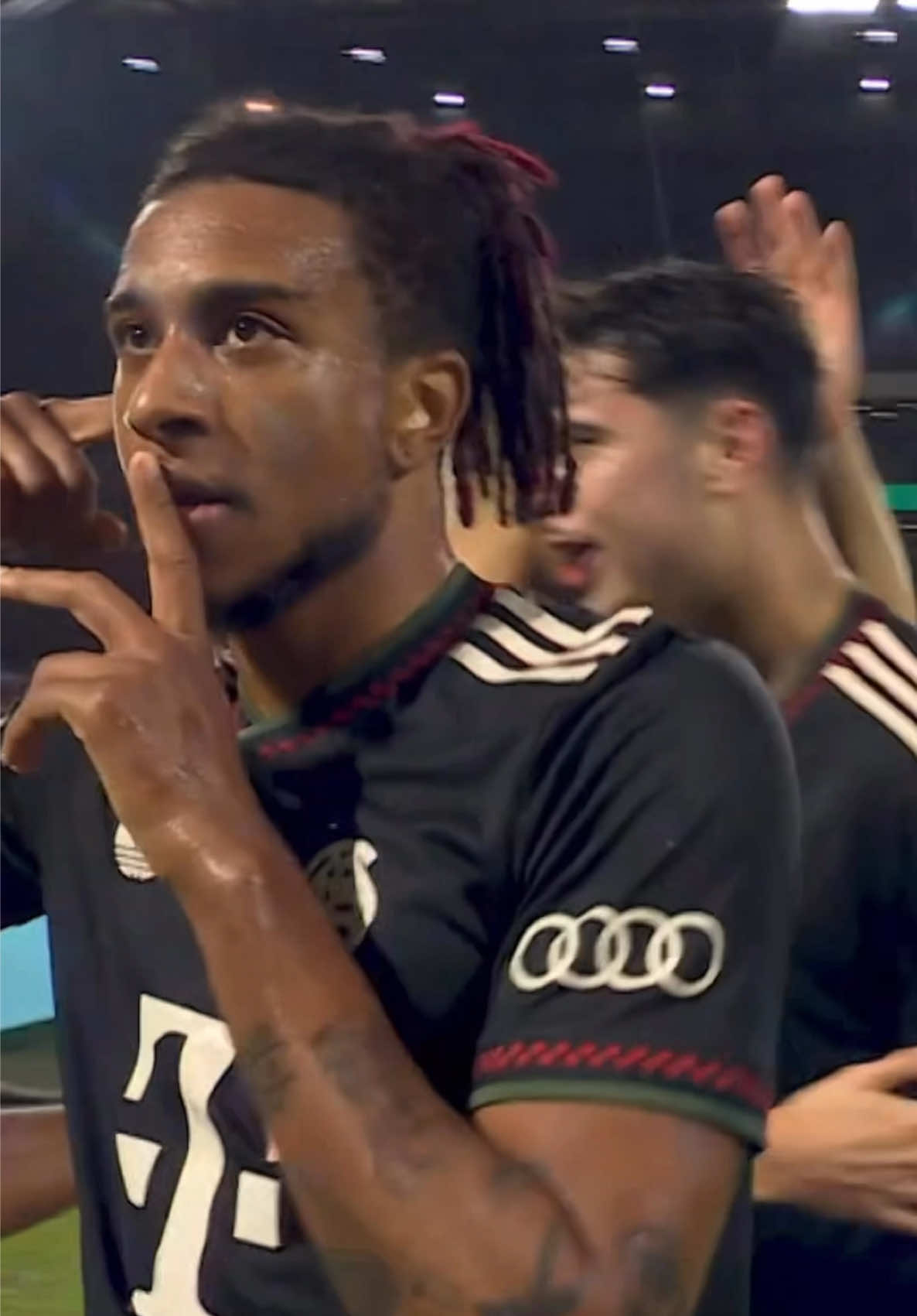 He really wanted that goal 🔥 #FCBayern #dfbpokal #Olise 