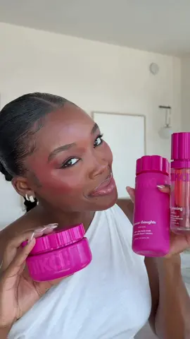 If your skin is not glowing like this this summer then what are you doing. @amika just launched a full body collection and it’s everything and more. @sephora @sephoracanada #amikapartner