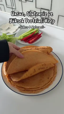 Unsuz, Glutensiz ve Yüksek Proteinli Krep🥳 “Yumurta yemekten sıkıldım, ekmek yerine ne yiyebilirim” diyorsanız veya glutensiz beslenme düzenine uygun, pratik bir tarif arıyorsanız bu kırmızı mercimek krebi tam size göre🌿 Güne hem doyurucu hem de sağlıklı kahvaltı seçenekleri ile başlamak isteyenler bu tarifi mutlaka kaydetsin🤩  Malzemeler: 1 su bardağı kırmızı mercimek ( 1 gece suda beklemiş) 1 su bardağı süt 1 yumurta 1 yemek kaşığı zeytinyağ 1 çay kaşığı tuz, kekik ve tatlı kırmızı biber 1/2 çay kaşığı kabartma tozu ve karabiber Yapılışı: Tüm malzemeleri blenderdan pürüzsüz olana kadar geçirin ve az yağlanmış tavada arkalı önlü pişirin. Ben içine peynir, kırmızı biber, salatalık ve marul ekledim. Siz damak tadınıza göre istediğiniz malzemelerle çeşitlendirebilirsiniz. Bu tariften 6 adet krep çıktı🧚🏻‍♀️ Afiyet olsun🌟​​​​​​​​​​​​​​​​ • • • • • • • • • • • • • • • • • • • • • #sağlıklıtarifler #kırmızımercimekkrebi #glutensiztarifler #kahvaltıönerisi #diyetisyen sağlıklı kahvaltı tarifleri, diyetisyen mutfağı, unsuz krep yapımı, yüksek proteinli öğünler, kırmızı mercimekli tarifler, glutensiz beslenme önerileri, pratik ve hızlı kahvaltılıklar, ekmek yerine geçen tarifler.