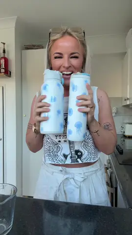 Obsessed with my new jellyfish BOTTLE BOTTLE water bottles! Such a cute design! Hydrated and looking cute at the same time! 🪼 @BOTTLE BOTTLE Inc #bottlebottle #bottlebottleenergy AD 