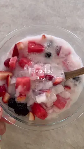 ok this peach pineapple moment in my hwachae… so good 🍑🍍 @Bloom Nutrition #hwachae #asmr #summervibe #Recipe #bloompartner 