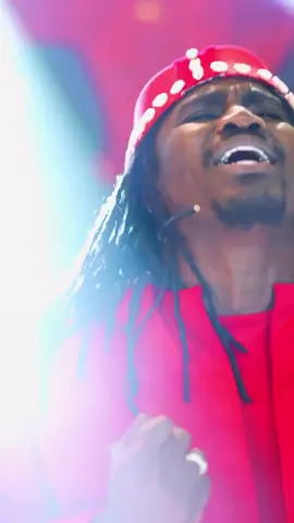 Merci infiniment pour vos retours sur le projet live ON IT. Le live intégral est toujours sur youtube.  Vous retrouverez quelques sons sur toutes les plateformes de streaming. 