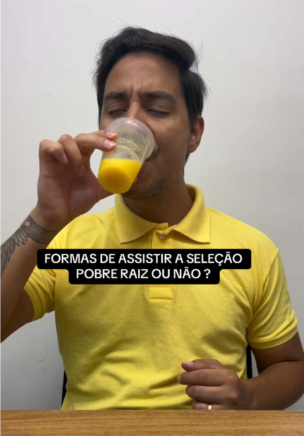 Formas de Assistir a Seleção Pobre raiz ou Não ? #humortiktok  #videoviral  #humor  #futebol  #brasil🇧🇷 