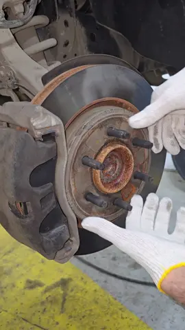 Ford expedition brake service install new brake pads and rotor resurfacing #automotive 