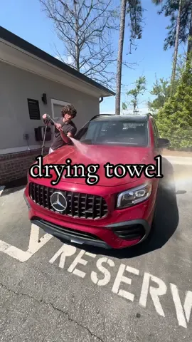 this makes drying your car a lot less painful … 🚙 #cardrying #dryingtowel #dryingtowels #towels #cardetailing 