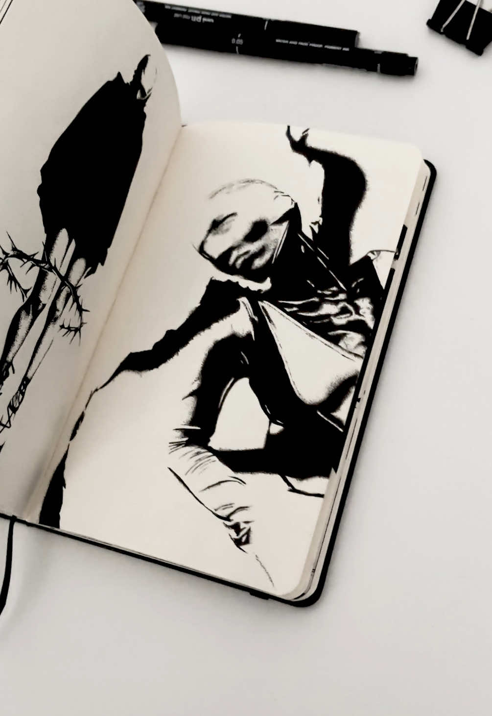 A quick video of my old sketchbook… #drawing #sketchbook #art #stippling #artstyle 