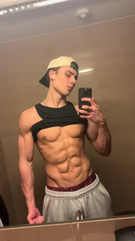 #fitnessmotivation #GymTok #abs #biceps 