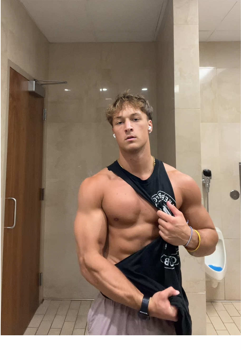 Lookin better everyday #fyp #asu #shred #tanmaxing #gym 