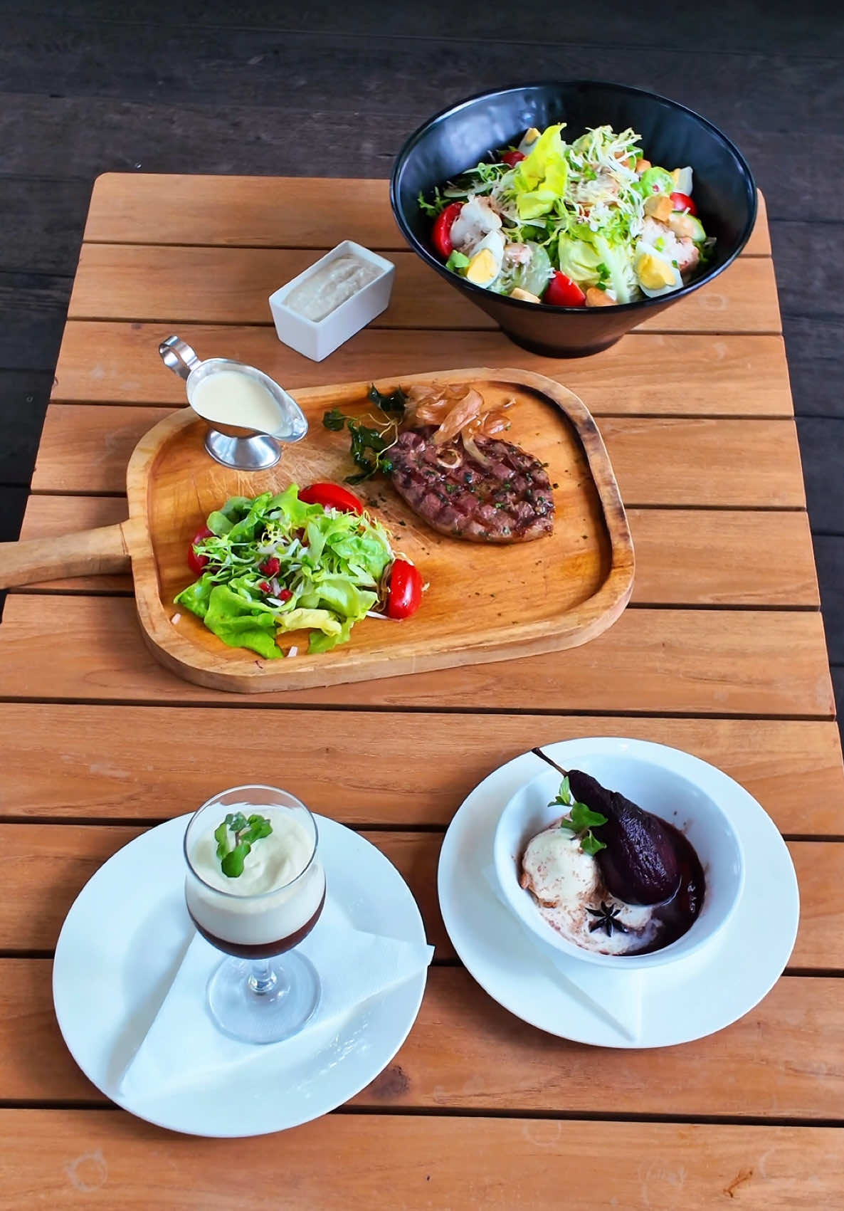 Une expérience culinaire au bord du fleuve Congo 🌊✨ Chez Mami Wata, chaque plat raconte une histoire 🍽️ 📍 Avenue de la Corniche – Brazzaville 📞 (+242) 05 534 28 79 / 06 493 56 53 🎵 @restaurant.mamiwata 📸 @mami.wata.restaurant