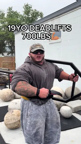 First time deadlifting Get ur rank with @liftoff_app  #gym #powerlifting #gymmotivation #strength #Fitness