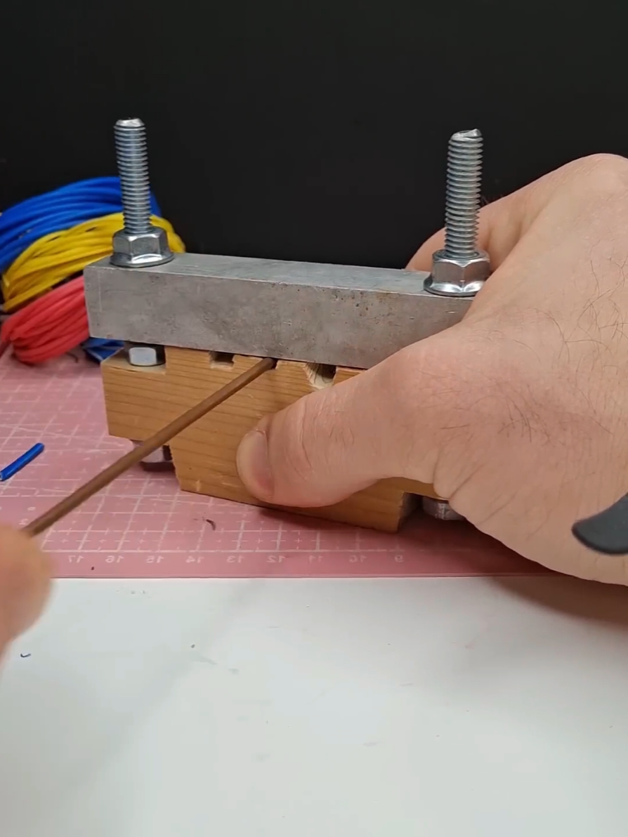 How to strip Copper wire#scrap #cobre #cuivre #stripper #copper 