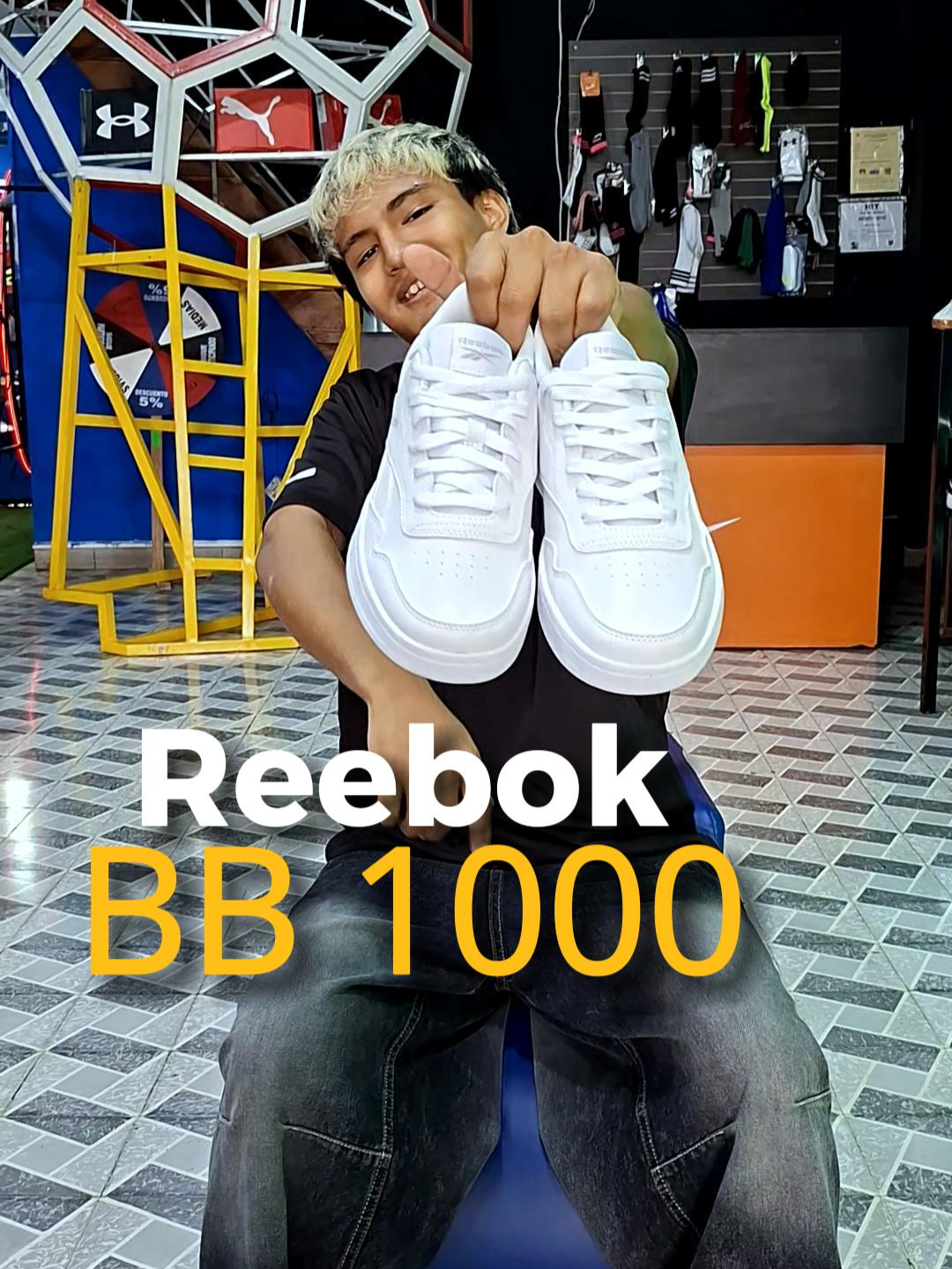 Muy nuevo… muy básico. Las Reebok BB1000 no. Tiene ese retro que sí suma. #ReebokBB1000 #RetroStyle #SneakersBolivia #Streetwear #BocaImportaciones
