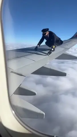 I see trouble #plane #pilote #trouble #funnyvideos #webdevil33 