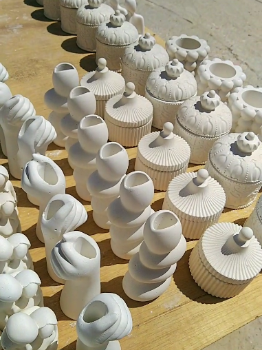 Bienvenue chez *Antou À Tout – Déco & Divers*, votre boutique de référence pour une décoration *unique, élégante et colorée* !   Nous proposons des *vases design*, des articles tendance et divers objets décoratifs à petits prix. 📍 Basé à *Rufisque Est*   📞 WhatsApp : *+221 76 835 67 26 *  🚚 Livraison disponible 🌿 Apportez une touche spéciale à votre intérieur avec *Antou À Tout* !@Christophe Dasylva #senegal #toutlemonde #chretien #senegalaise_tik_tok #viralvideos 