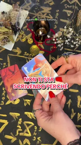 MANIFESTA e SEGUIMI🍀 CONSULTO PRIVATO magiatriora@gmail.com❤️ Se Ti piace questo Mio Mazzo puoi acquistarlo sul link in bio 🔥 Vuoi imparare a leggere questi segnali da sola? Il mio corso di Tarocchi ti aspetta: link in bio. 💌 #tarocchi #amore #cartomante #tarocchiinterattivi #tarocchionline 