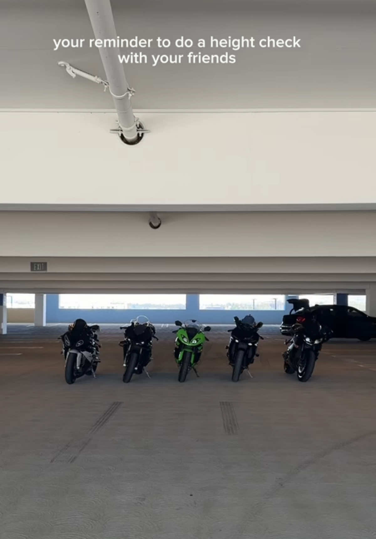 if I hear one “smol” comment ima crash out #friends #funny #bike #motorcycle #bikelife 