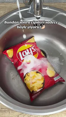 Bundan sonra cipsleri sadece böyle yiyoruz🤌🏻
