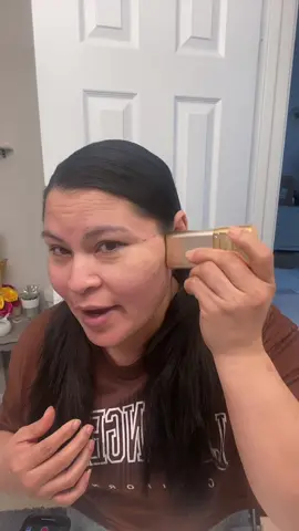 Barra de base filtro te sorprenderá #base #tiktokshopcreatorpicks #maquillaje #paratiiiiiiiiiiiiiiiiiiiiiiiiiiiiiii #brocha 