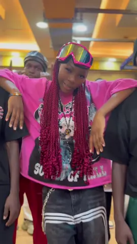 New skool queen Nze Head girl🌸#sharonpinks💜 