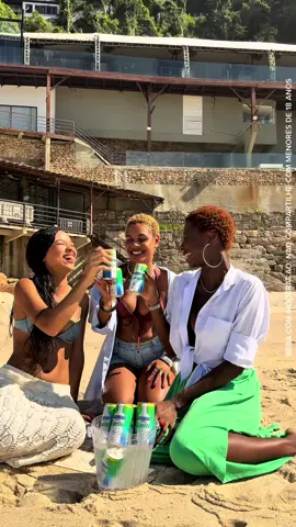 Bebida gelada é Absolut Vodka Sprite, para todos os momentos, pronta para a sua diversão! Beba com moderação. #MaisQuePreparadaPronta #AbsolutVodkaSprite