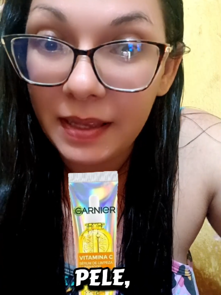 Sérumnete é um produto 2 em 1 que combina a eficácia de um sabonete facial com o tratamento de um sérum Principais Características do SerumNete Ação Dual: Ele limpa profundamente a pele (como um sabonete) enquanto trata com ativos concentrados (como um sérum). Fórmula: Contém Vitamina C e é conhecido por ajudar a uniformizar o tom da pele, hidratar e proporcionar viço sem ressecar. Textura 