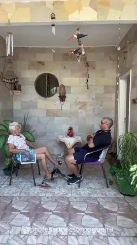 a paciência da vó é incrível  Rir é o melhor remédio  #vó #abuelos #fisioterapia #idosos #memes 