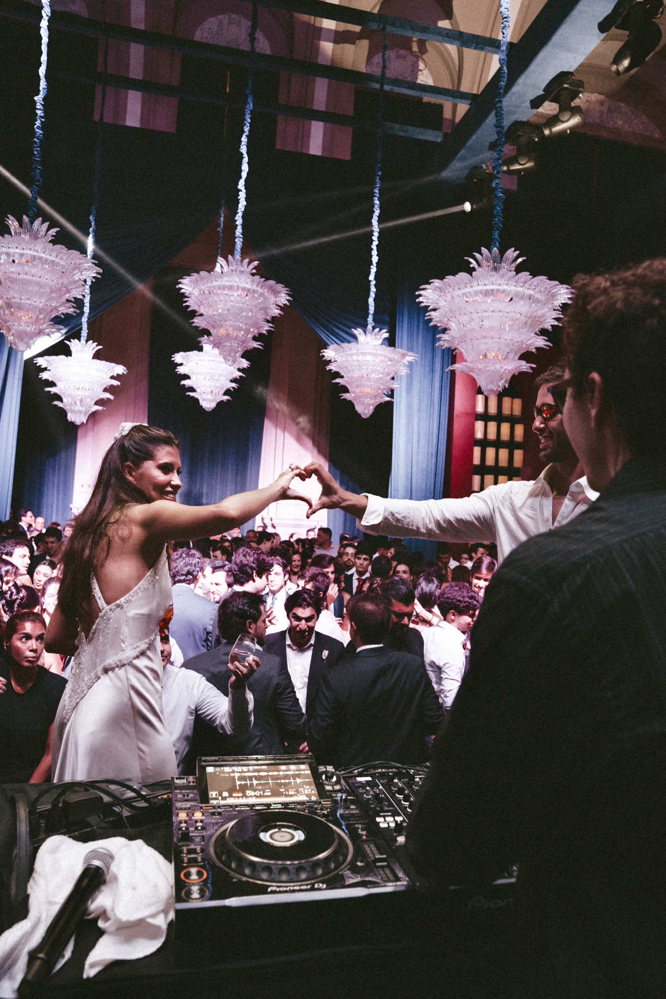 casamento Pedro e Júlia foi bom demais, nos divertimos muitooo #syon #casamento #sp #festa 