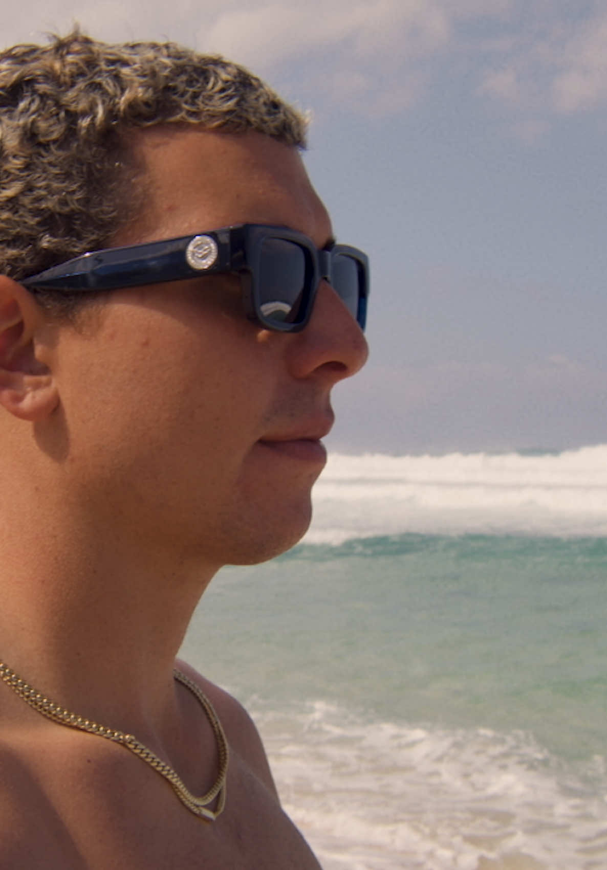 Hawaii time with @Cole Houshmand in his signature frames #taptoshop #isea #iseasunglasses #polarized   