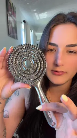 El cepillo que da volumen sin frizz #tiktokshop  #halovidahairbrush  #halovidacepillo  #sepilloparacabello 