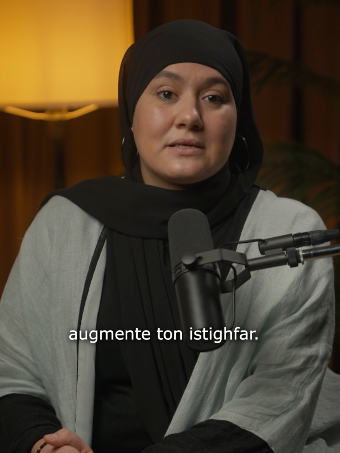 L’istighfar ne purifie pas seulement le cœur. Il allège aussi la vie. Revenir sincèrement à Allah retire parfois des poids invisibles : des blocages, des tensions, une forme de lourdeur intérieure. Certaines ouvertures arrivent quand le cœur se nettoie d’abord. Et avec cette purification viennent souvent plus de sérénité, plus de fluidité, plus de baraka. #islam #istighfar #rizq #paix #baraka 