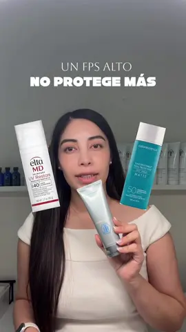 El FPS no es lo que la mayoría cree. FPS significa Factor de Protección Solar y mide qué tanto te protege de la radiación UVB (la que quema tu piel). Pero aquí está lo importante: FPS 15 → bloquea ~93% FPS 30 → bloquea ~97% FPS 50 → bloquea ~98% La diferencia entre ellos es mínima. 👉 Lo que realmente determina la protección es la cantidad que aplicas y la reaplicación. Porque el protector solar se degrada con el tiempo, el sudor, el sebo y la exposición al sol. Si no reaplicas cada 2-3 horas, ningún FPS va a proteger tu piel como crees. No es el número. Es cómo lo usas. - Melina Lopez Esteticista 🤍 #fps #sunscreenviral #protectorsolar #esteticista #cosmetologa 