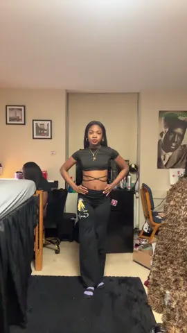 think i did a couple parts wrong but loved this dance #fyp #trending #trendingdance #majorette #lovegalore 