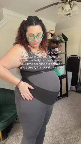 I am actually obsessed with this belly band and you can’t get it on sale very often so I’m gonna make sure I link that for you to get it now #momcozy #bellyband 