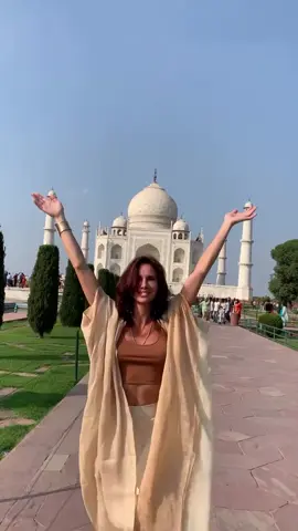 Come with me to one of the 7 wonders of the world. Have you been here?#TajMahal #India #Agra