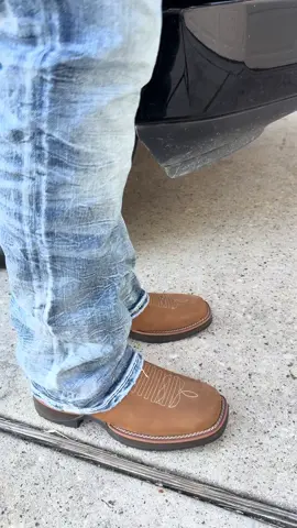 Zapato para trabajar!!!!!!!!! #fyp #cowboy #roofer #trabajando 