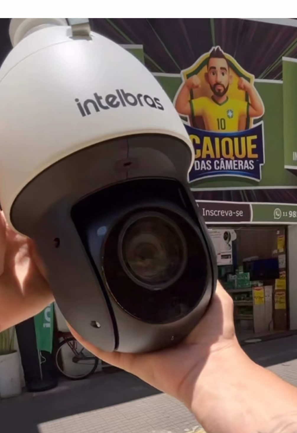 A SPEED DOME QUE ENXERGA LONGE E ENTREGA RESULTADO DE VERDADE! ✅ Resolução Full HD 1080p para imagens mais nítidas e ricas em detalhes   ✅ Zoom óptico de 25x para aproximar sem perder qualidade   ✅ Tecnologia Starlight para excelente desempenho em ambientes com baixa iluminação   ✅ Infravermelho com alcance de até 100 metros para monitoramento eficiente à noite   ✅ Função WDR real para equilibrar cenas com excesso de luz e sombra   ✅ Ideal para projetos que exigem alcance, precisão e monitoramento profissional   Mais alcance, mais controle e muito mais segurança em um único equipamento. ⚠️ Modelo Intelbras original que é referência para quem busca performance de verdade. 📞 Chama no WhatsApp e peça agora a sua: (11) 98572-3185 – Caíque das Câmeras #intel#intelbras #cftvr#camerasegurancad#speeddome