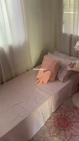 #pinkaesthetic #pink #bedroom #bedsheets #softsewn @Soft Sewn 