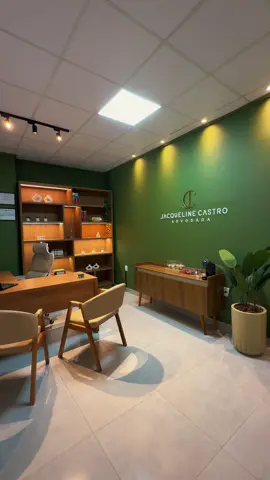 Cada detalhe foi pensado para oferecer um atendimento humano, próximo e verdadeiramente comprometido. Construído com trabalho, sustentado pela fé e guiado por Deus. Nada foi por acaso, cada passo exigiu esforço, coragem e confiança. Hoje, só gratidão por tudo que Ele fez e continua fazendo. 🙏🏼✨ ‘Entrega o teu caminho ao Senhor; confia nele, e ele o fará.’ (Salmos 37:5) #meuprimeiroescritorio #advocacia #advogada #advogadaempreendedora #advogadatrabalhista 