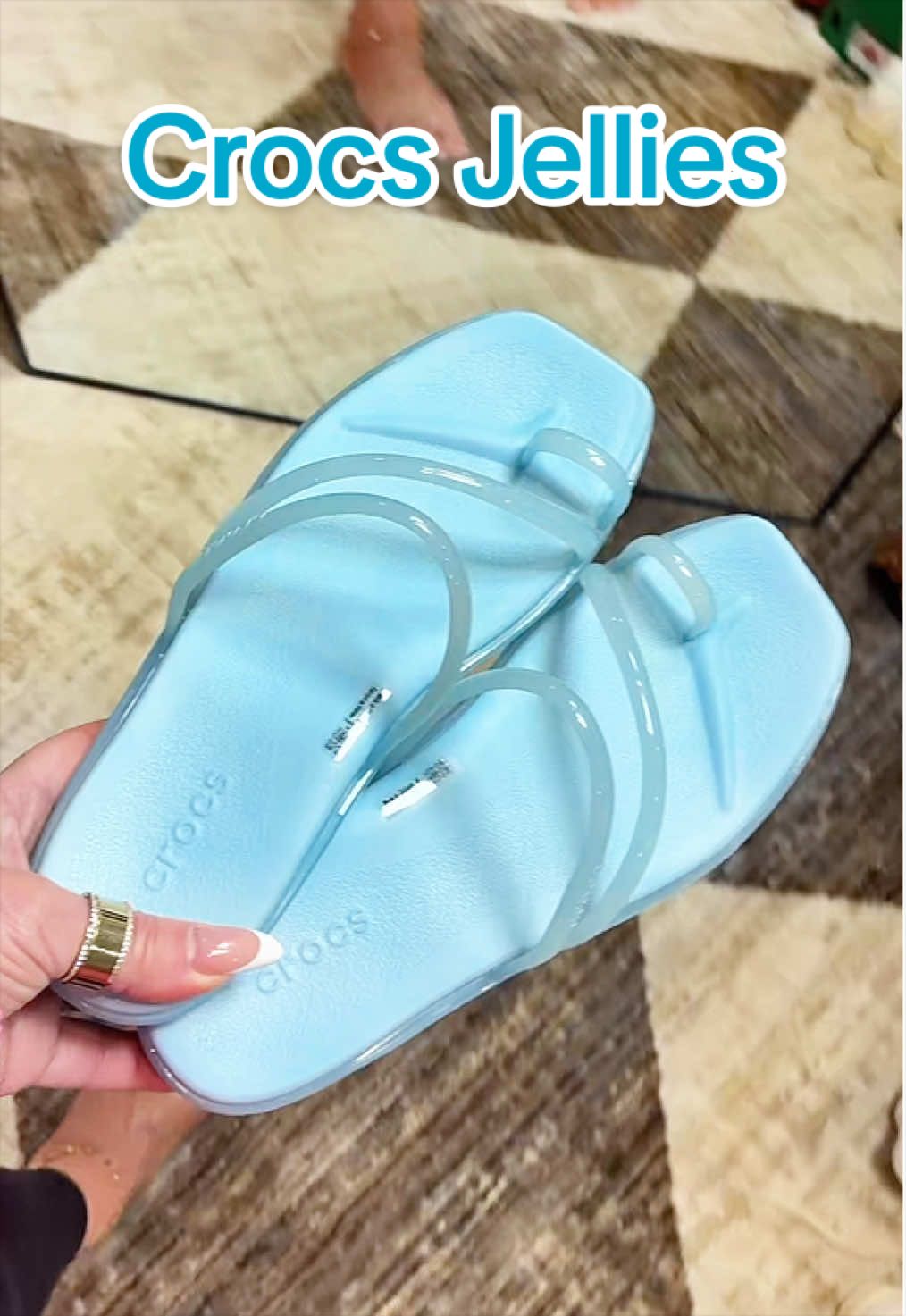 NEW! Crocs Miami Toe-loop jellies! Three colors to choose from! True, true size! And are selling fast! Grab yours up now while they are still in stock! Free shipping!@Crocs #crocs #sandal #tiktokshopcreatorpicks #tiktokshopspringglowup #greenish 