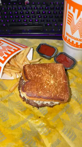 #whataburger #pattymelt #fyp #food #viral 