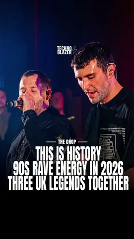 Fred Again invited Underworld and Mike Skinner on stage at Alexandra Palace for a special moment performing Born Slippy 👽🧿