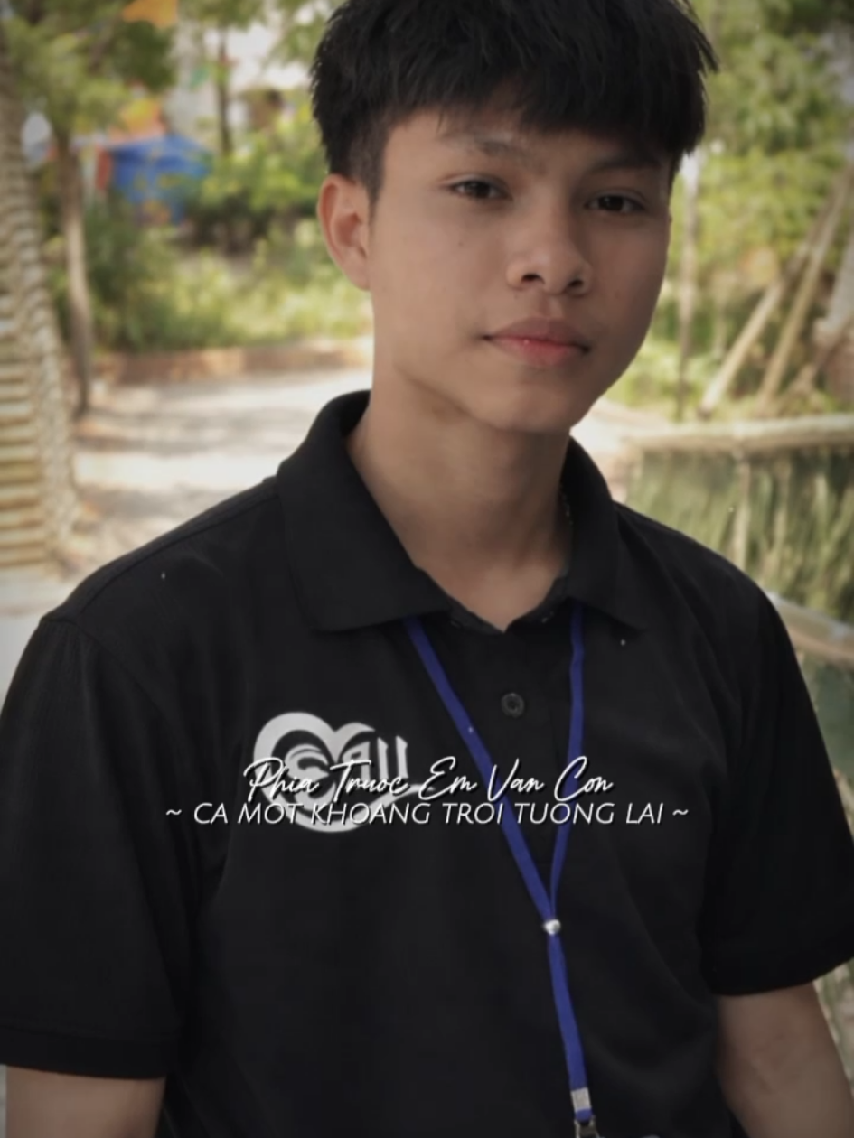 phía trước em vẫn còn...