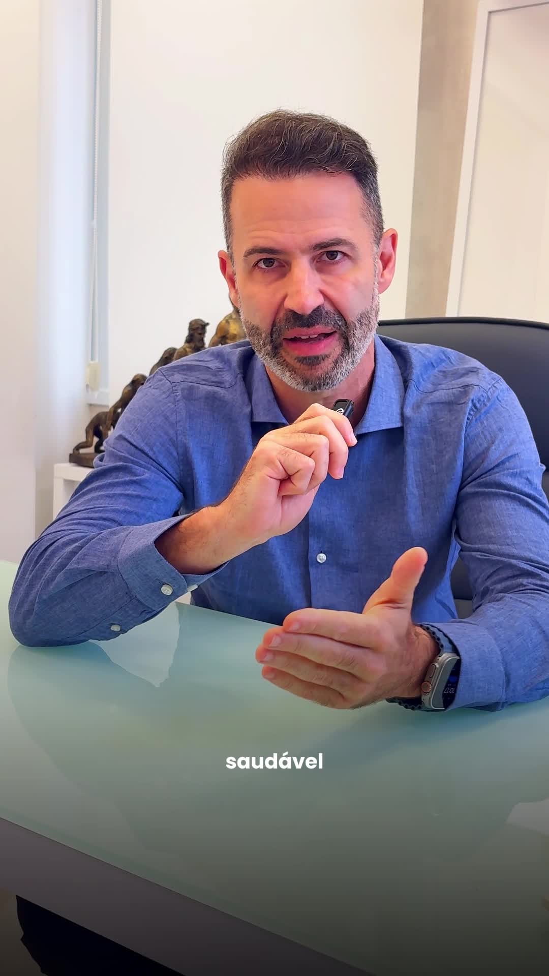 Ao longo de 20 anos de profissão, venho acompanhando a evolução de diversos tratamentos para obesidade. Mesmo com a cirurgia bariátrica, estima-se que cerca de 50% dos pacientes apresentem reganho de peso em até dois anos. Com o Mounjaro, a lógica não é diferente: sem mudanças de mentalidade, hábitos e estilo de vida, os resultados dificilmente se sustentam no longo prazo. Por isso, na minha prática, acompanho a saúde masculina de forma integral. O objetivo não é apenas a perda de peso, mas construir uma base sólida para uma vida realmente mais saudável.
