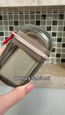 Saboneteira portátil com grade drenante que evita o acúmulo de água e fechamento com trava. #tiktokshop #tiktokshopbr #comprasinteligentes #viagem #comprasonline 