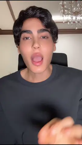 ‏ إذا شعرك ينفش بعد الاستشوار، اعرف إن المشكلة مو بالاستشوار… المشكلة نقص ترطيب هذي الخلطة ترجع لشعرك النعومة واللمعة 