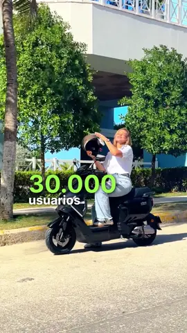 ¿Sabías que el silencio es el nuevo sonido del ahorro? 🤫 En Colombia ya somos más de 30,000 usuarios que decidimos dejar atrás el ruido de los motores convencionales y las paradas eternas en la gasolinera. 🇨🇴 Moverte en una Ofero significa: ✅ Cero Gasolina: Tu bolsillo te lo va a agradecer todos los meses. ✅ Silencio Total: Menos estrés auditivo para ti y para la ciudad. ✅ Más Tiempo: Evita el tráfico, parquéate fácil y llega a tiempo a lo que de verdad importa. 🏠 No es solo un vehículo, es la libertad de hacer tus vueltas rápido y con estilo. Únete a la comunidad que está transformando las calles del país.  Escríbenos y encuentra tu modelo ideal. 📲 #Ofero #LoTienesTodo #bicicletaelectrica #motoelectrica