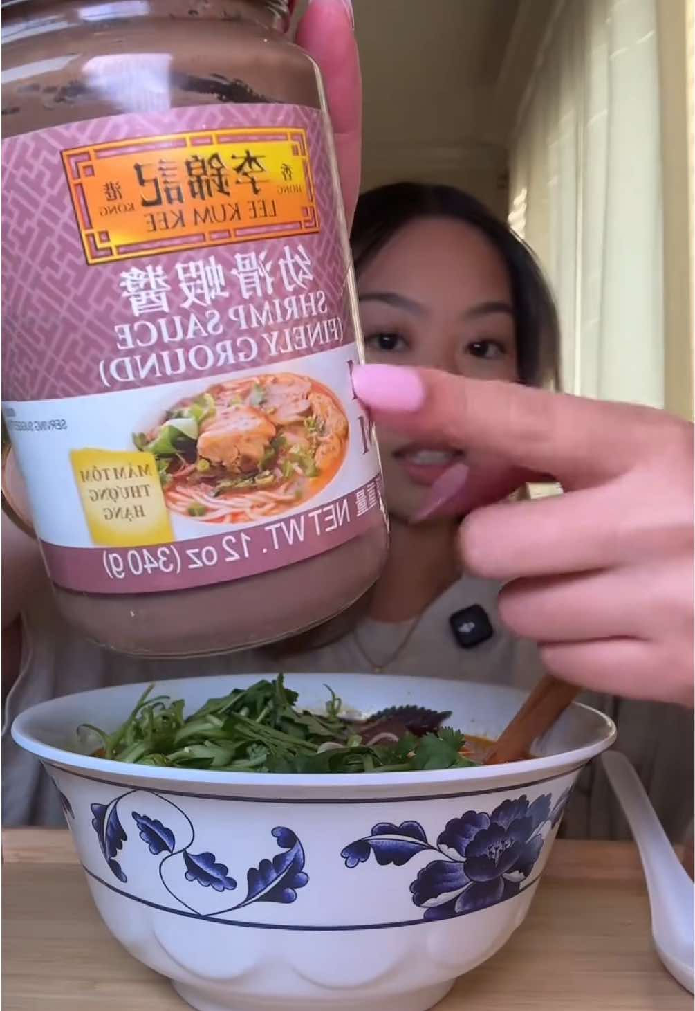 Bun rieu>>pho 🍜🦀  what’s your fav Vietnamese dish? #mukbang #mukbangeatingshow #Foodie #bunrieu #vietnamesefood 