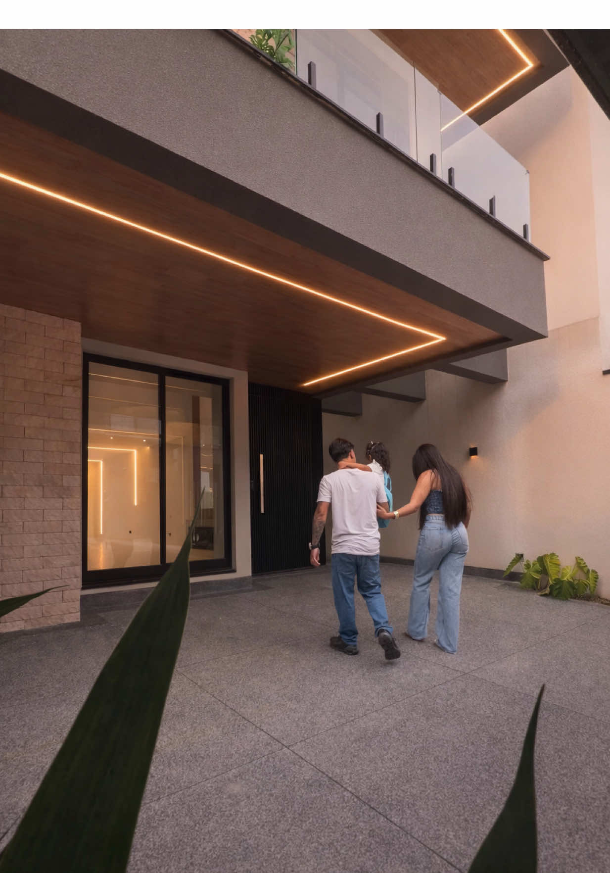 A maior conquista das nossas vidas 😭🏠✨  hoje compartilho com vocês mais um sonho realizado, uma nova fase que se inicia.. tenho muitaaa coisa legal pra postar, continuem acompanhando tudo, vai valer a pena ficar por aqui!  . . #fy #casa #casanova #familia #fyp 