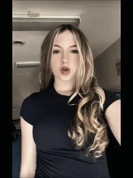 @Alyssa.north #gorgeous #huzz #besteditorintheworld #fyp #goviral 