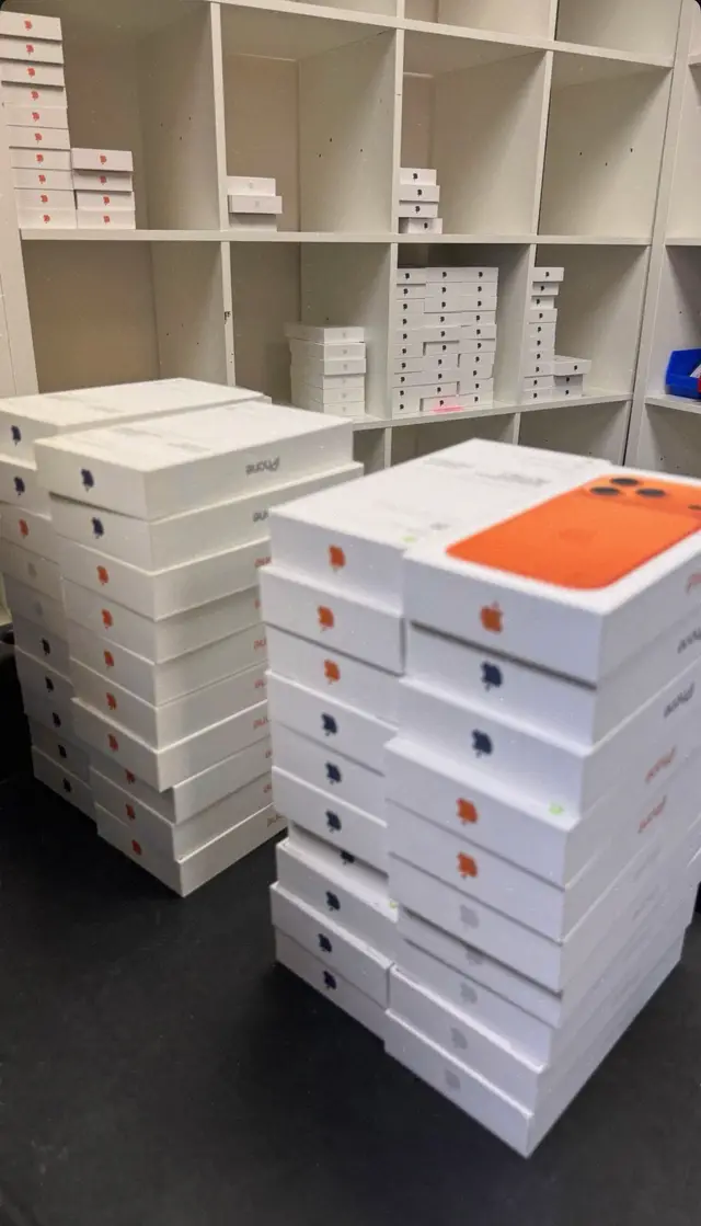 All units available in quantity for serious buyers only Perfect for resellers looking to scale fast Consistent supply. Verified quality. Smooth delivery INQUIRES 📩 #fyp #iphone #virai #usa #newyork